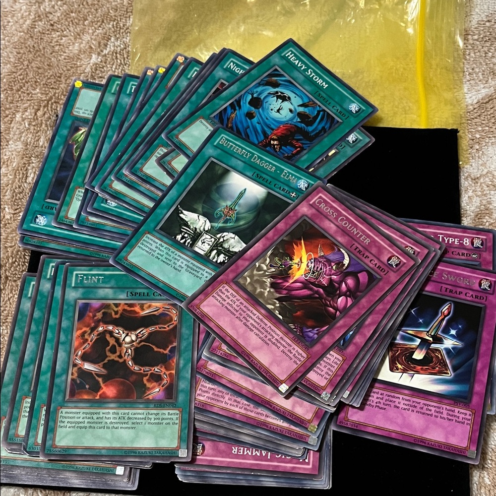 Yu-Gi-Oh! Card Game Collection - Green and Purple